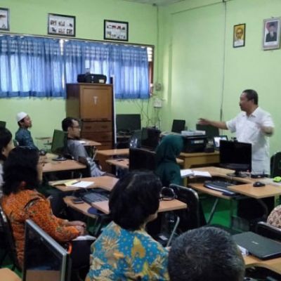 Jurusan Kurikulum dan Teknologi Pendidikan melaksanakan pengabdia kepada masyarakat di Badan Musyawarah Perguruan Swasta sewilayah Surakarta