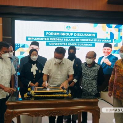 Dirjen DIKSI Wikan Sakarinto Tandatangani Prasasti Program Vokasi UNESA