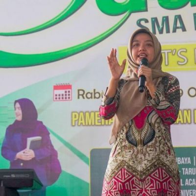 UNESA Pamerkan Keunggulannya dalam Edu Fair SMA Khadijah Surabaya