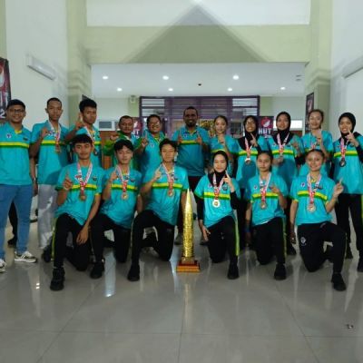 Borong Sembilan Emas, Atlet Taekwondo SLOMPN Unesa Raih Juara Umum Kejurnas Danrem Cup 2023