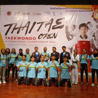 Tampil Maksimal, Atlet Taekwondo SLOMPN Unesa Raih 11 Medali di Kejuaraan Internasional Thailand