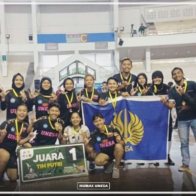 Menang Telak atas UM, Unesa Raih Juara Pertama Futsal Putri