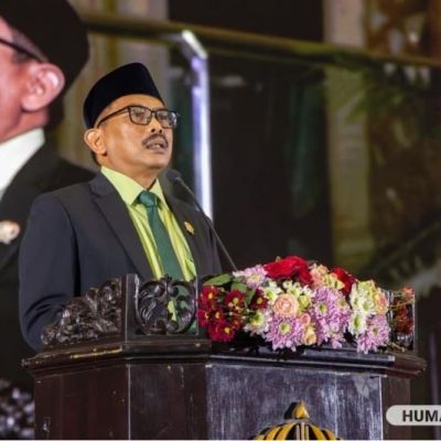 Berorasi Ilmiah di Wisuda Unesa, Ketua DPRD Jatim Sampaikan 3 Modal Penting bagi Lulusan