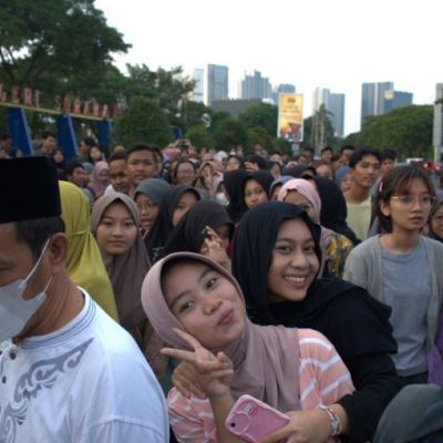 Menengok Suasana Pembagian Takjil dan Bukber di UNESA