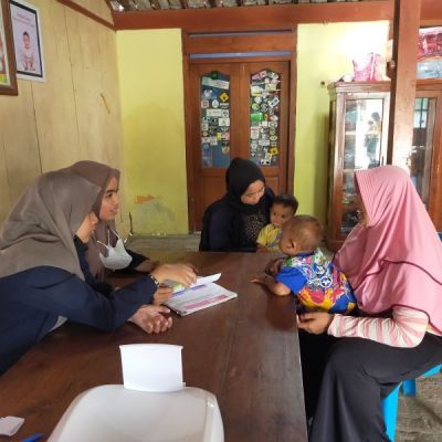 Mahasiswa KKN-T UNESA Bantu Pemerintah Tekan Angka Stunting di Nganjuk