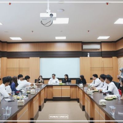 12 Mahasiswa asal Khon Kaen University Lakukan Program Sit In and Exchange di Unesa