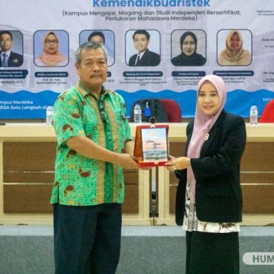Berita Foto Kunjungan MA Abu Darrin Bojonegoro dan MA Ath-Thohiriyyah Lamongan di Kampus Rumah Para Juara