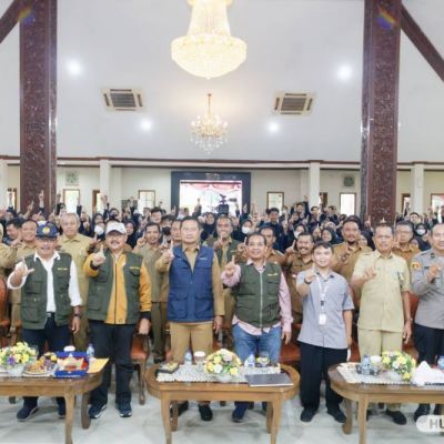 Resmi Ditutup Bupati Lamongan, Program KKN UNESA Hasilkan Ratusan Program Desa dan Usaha Rintisan di Jatim