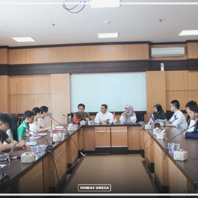 EduCars 2019 Mengenal Indonesia melalui Lensa Unesa