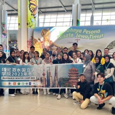 Peserta Winter Camp Confucius Institute UNESA Jejaki Kebudayaan Tiongkok di Wuhan dan Shanghai