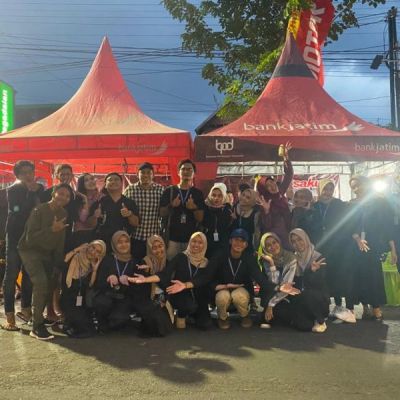 Mahasiswa KKN UNESA Berdayakan UMKM di Daerah Lewat Festival Kuliner Ramadan