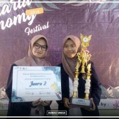 Tim Unesa Raih Juara 2 Diajang Essay Competition Sharia Economic Festival 2019