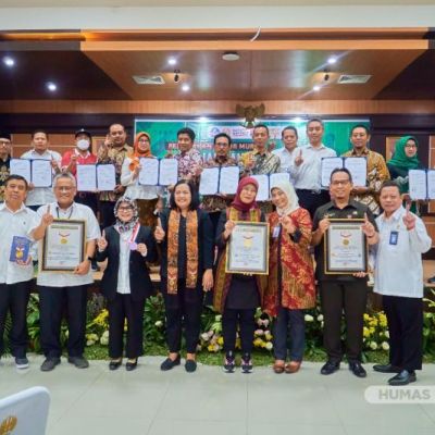 Kolaborasi dengan Bumdes dan Bumdesma Terbanyak, UNESA Kembali Catat Rekor MURI