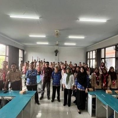 Pemberdayaan Masyarakat di Banyuwangi FH UNESA Beri Edukasi Hukum untuk Masyarakat dan Sekolah