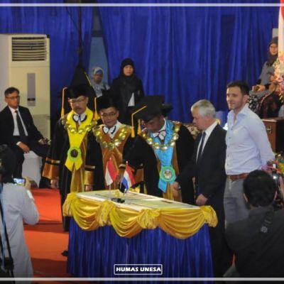Unesa Tambah Jejaring Kerja Sama di Acara Wisuda yang ke-93