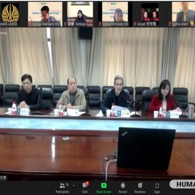 UNESA dan CCNU Saling Kenalkan Budaya Negara dalam Summer Camp 2021