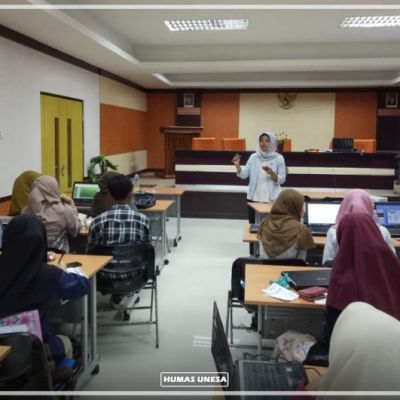 Guna Menyampaikan Pesan Riset, PKM  Research Center Gelar Workshop Public Speaking