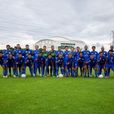 Laga Halalbihalal Pertemukan UNESA FC dan SSC Rawon Hugo Samir Turut Merumput