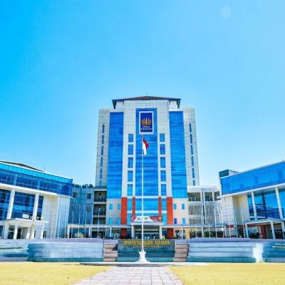 UNESA Masuk Top 10 Nasional Indikator International Outlook THE WUR 2024