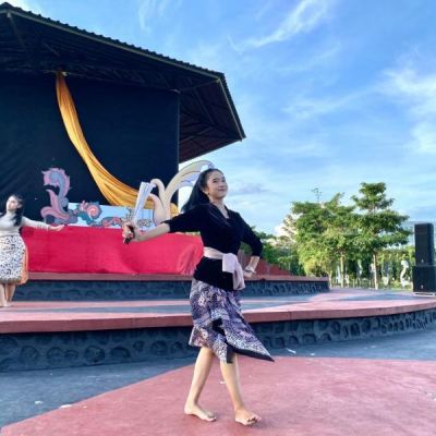Semarakkan Hari Tari Sedunia dengan Reverse for Spectacular