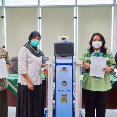 Kembali, Unesa Serahkan Robot Kece Generasi ke-2 pada RSUA dan Rsi Siti Hajar Sidoarjo