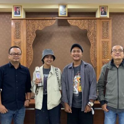 Sempat Gagal Berangkat, Dua Mahasiswa Ini Juara 2 Lomba Mural di Yogyakarta