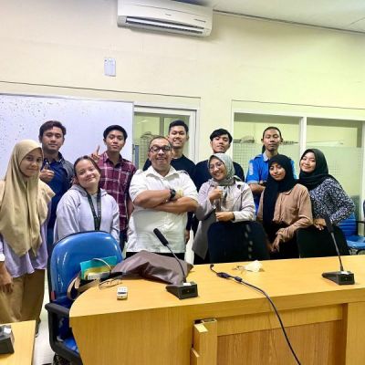 Borong 7 Penghargaan Tingkat Asia, The Aurobots Karya Tim UNESA Bisa Terapi Anak Autis
