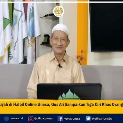 Beri Tausiyah di Halbil Online Unesa, Gus Ali Sampaikan Tiga Ciri Khas Orang Bertakwa