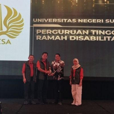 Keren UNESA Raih Penghargaan Kampus Ramah Disabilitas dalam Beritajatim Awards 2024
