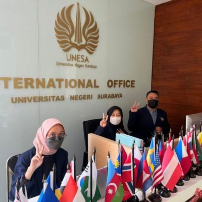 Ungguli Peserta dari ITB dan UI di Babak Akhir, Mahasiswa UNESA Juara 1 MMC 2022
