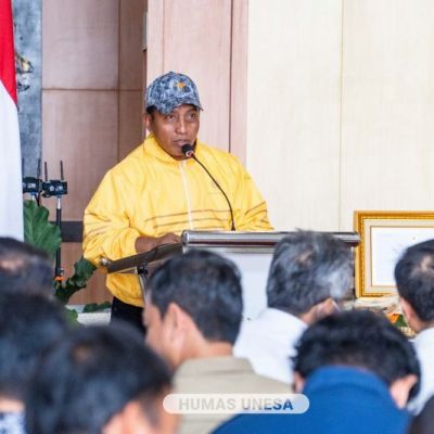 UNESA Adakan Syukuran dan Beri Penghargaan pada Lembaga dan Civitas Berprestasi