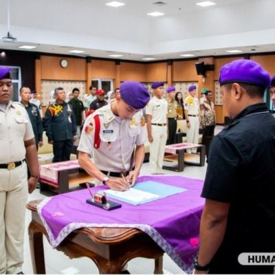 Tongkat Komando Bergulir Satmenwa 804 Unesa Siap Lanjutkan Program Berdampak bagi Penguatan Karakter Generasi