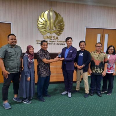 Dapat Hibah dari UK, UNESA Kembangkan Pendidikan Literasi Inklusi di Indonesia
