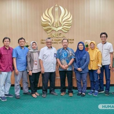 Perkuat Sinergi, Pimpinan UNESA dan Radar Surabaya Gelar Pertemuan di Rektorat