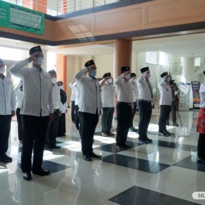 Upacara Bendera Warnai Peringatan Sumpah Pemuda di UNESA