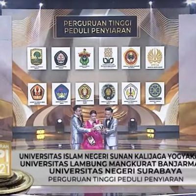 Berkat Kerja Sama dan Riset Penyiaran, UNESA Terima Anugerah KPI 2021