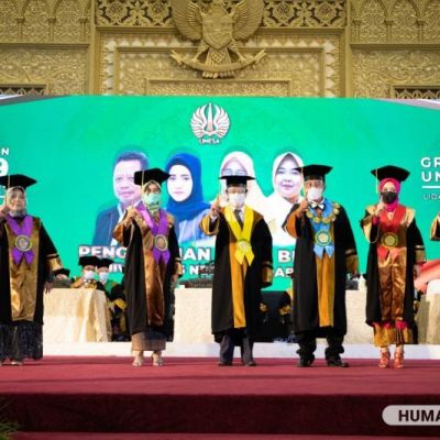 KUKUHKAN EMPAT GURU BESAR, UNESA SIAP PTN-BH