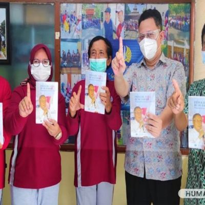 Ikatan Pensiunan UNESA Luncurkan Buku Panggil Saya Budi Darma