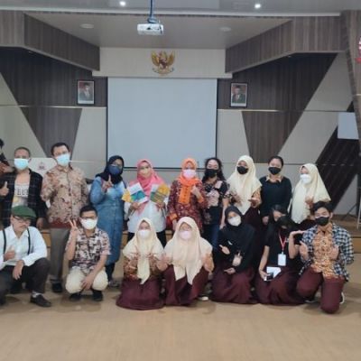 Kolaborasi UNESA dan MGMP Bahasa Jerman Adakan Pelatihan hingga Hasilkan Karya