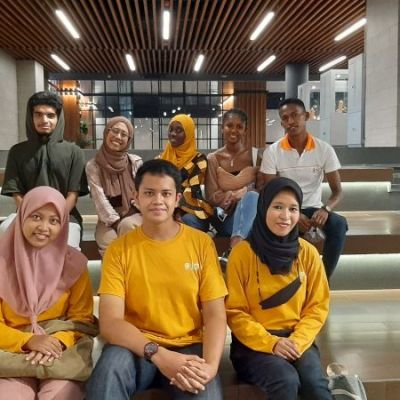 Mahasiswa Asing UNESA Jajal Ragam Budaya Indonesia di Surabaya