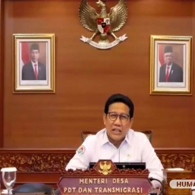 Lepas Peserta KKNT UNESA, Menteri Desa Dorong Mahasiswa Berinovasi Bangun Kemandirian Desa