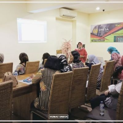 Tim PKM Unesa Jawab Isu Terkait Pemahaman Tata Rias dan Upacara Pengantin serta Kewajiban Pelaku Usaha
