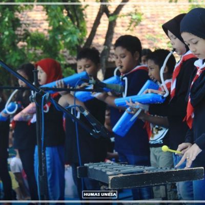 Peringati Hari Pahlawan, Siswa SD Lab Unesa Gelar Pentas Seni