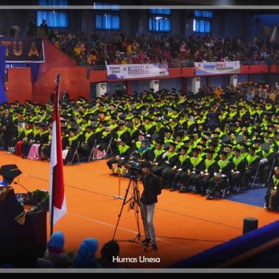 Unesa Luluskan 1441 Wisudawan Sarjana, Diploma, Magister, dan Doktor