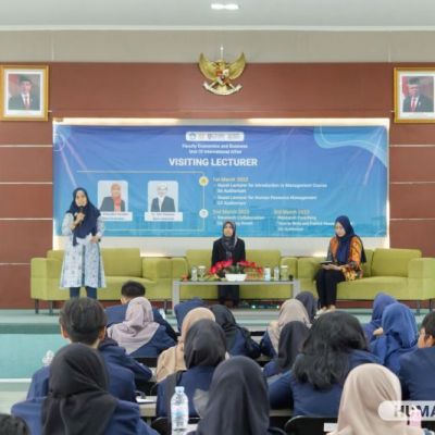 Kuliah Tamu FEB Pakar Malaysia Sampaikan Prinsip Manajemen Kunci Sukses dalam Berbisnis