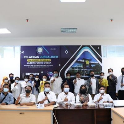 Tingkatkan Kompetensi Tim Humas Labschool Unesa, BPLS Gelar Pelatihan Jurnalistik Berbasis Website dan Medsos