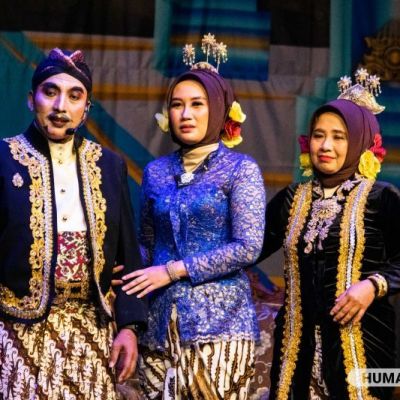 Pimpinan dan Dosen Adu Peran dalam Ludruk Lakon Babad Surabaya