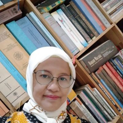 Riset dan Turut Kembangkan Wayang Topeng Jatiduwur, Dosen UNESA Terima Anugerah Kebudayaan