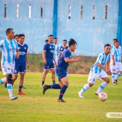 Berita Foto Laga Persahabatan UNESA FC dan Nusantara FC