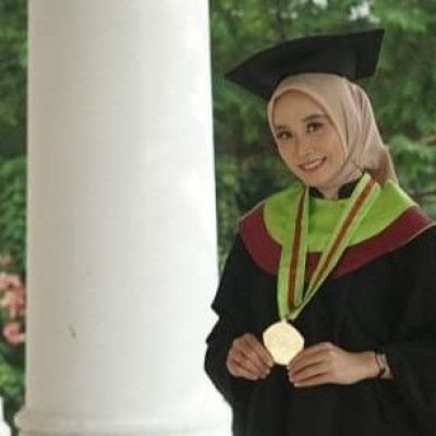 Lulus Magister IPK 4,00, Fatimatuz Zahro Ciptakan Inovasi Pembelajaran Berbasis AR-Virtual Lab dan Inisiasi Genta Sains
